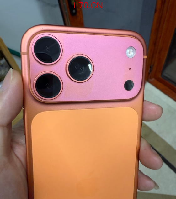 iPhone17又陷“褪色风波”多名用户投诉只用一个月橙色变粉色