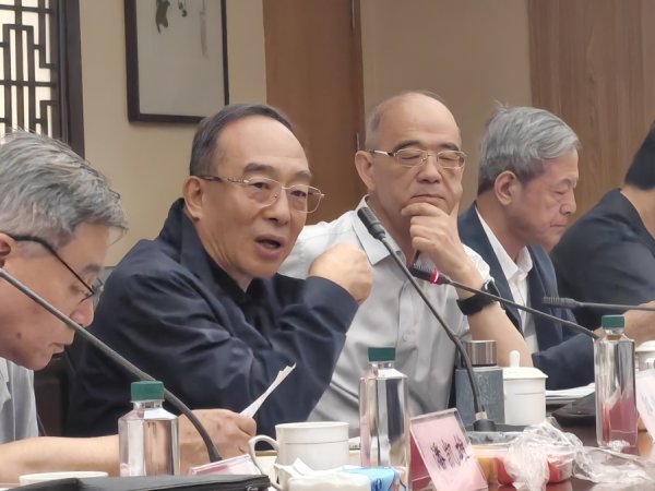 访谈中的精神风景：高渊新作《择一事，终一生》研讨会在京举行